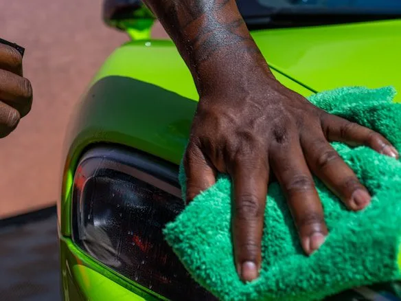 photo 1678383408366 466f81de8604