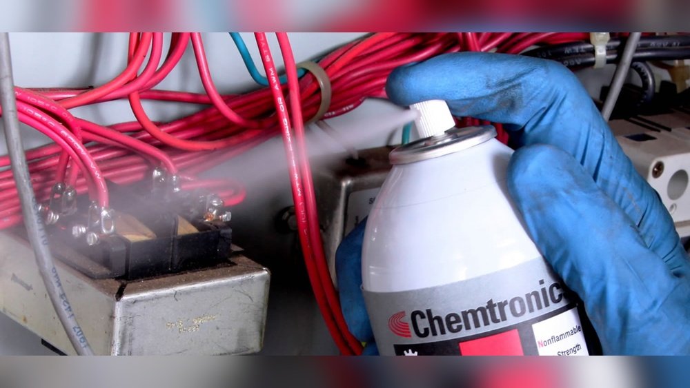 Do You Need Gloves Or Masks When Using Degreasers? Safety Tips Revealed