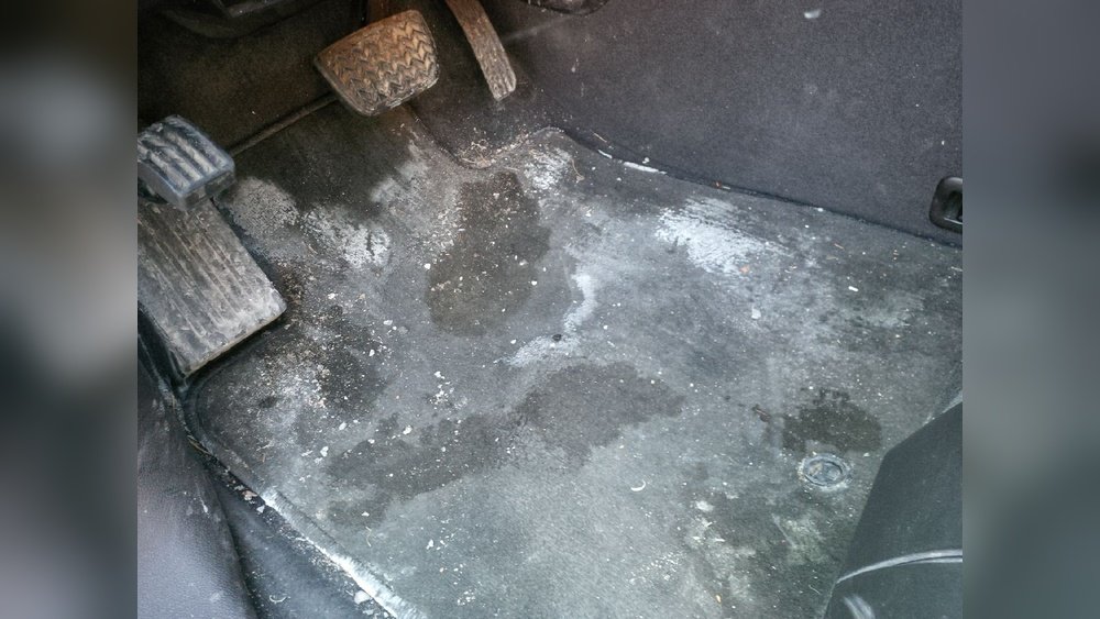 remove salt stains from floor mats easy effective cleaning tips