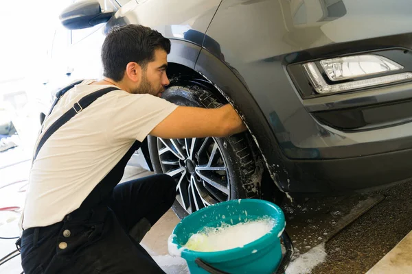 4 Tips For Choosing The Best Car Wash Soap: Expert Guide